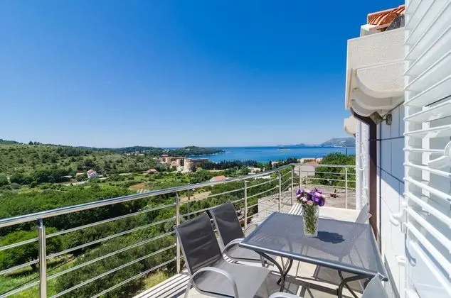 Apart Daire (Two Bedroom Apartment with Balcony)