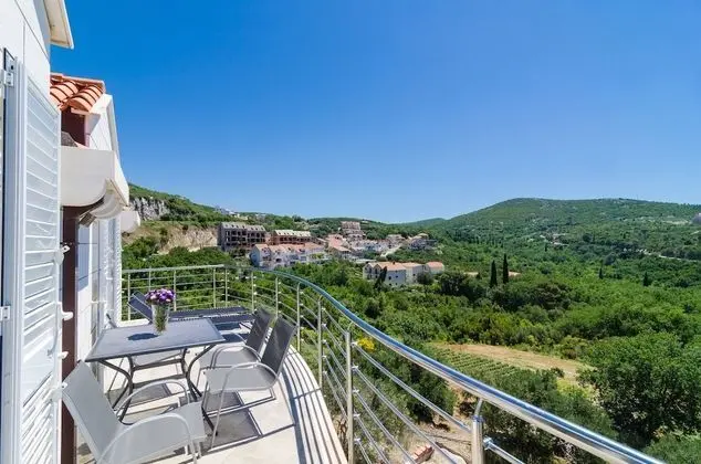 Apart Daire (Two Bedroom Apartment with Balcony)