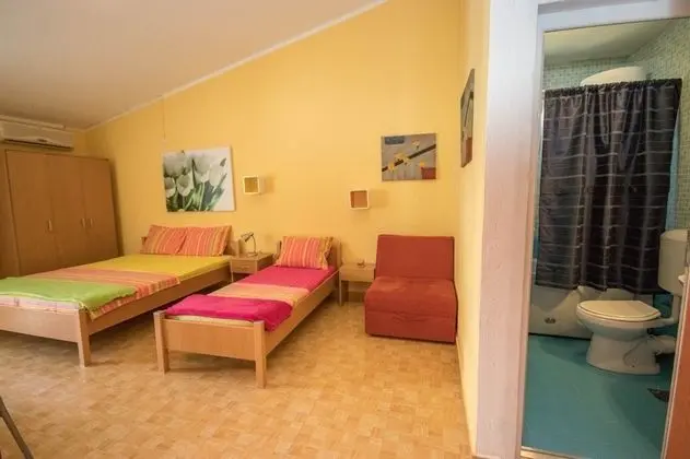 Comfort Apart Daire, Birden Çok Yatak, Bahçe Manzaralı