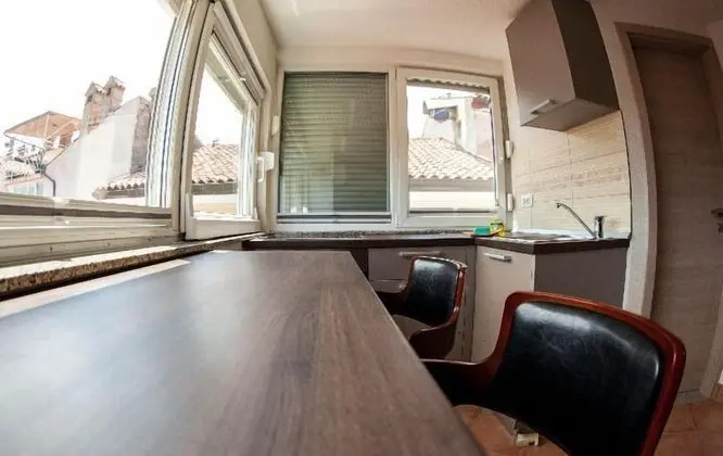 Apart Daire, 1 Büyük (Queen) Boy Yatak