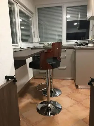 Apart Daire, 1 Büyük (Queen) Boy Yatak