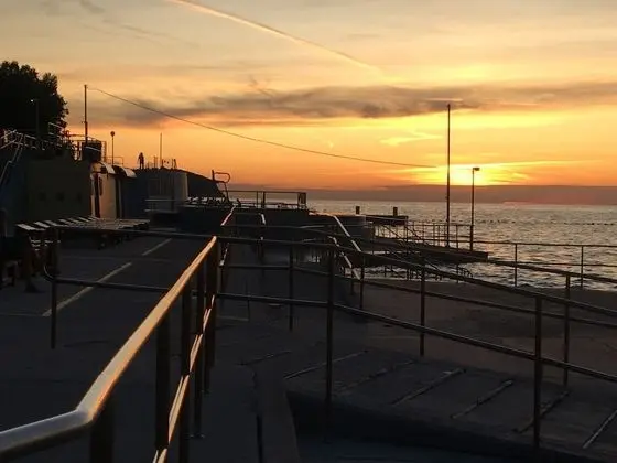 Apart Daire, 1 Büyük (Queen) Boy Yatak