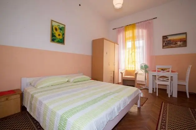 Stüdyo (Ana)