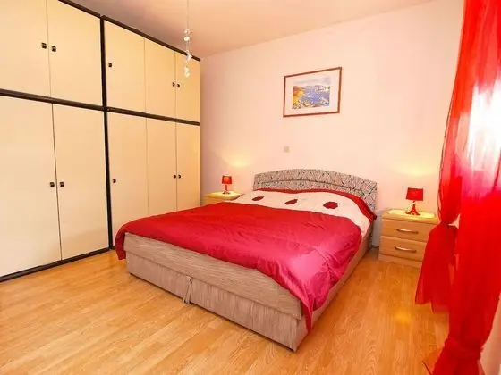 Apart Daire, 2 Yatak Odası (749/1748)