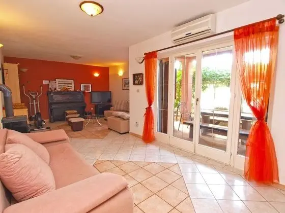 Apart Daire, 2 Yatak Odası (749/1748)