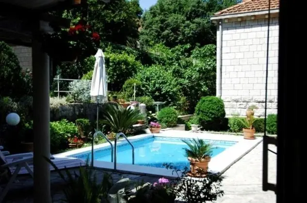 Apart Daire (Duplex Two-Bedroom Apartment)