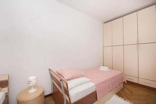 Apart Daire (Two Bedroom Apartment with Balcony)