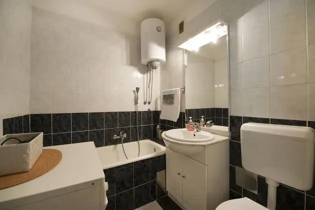 Apart Daire (Two Bedroom Apartment with Balcony)