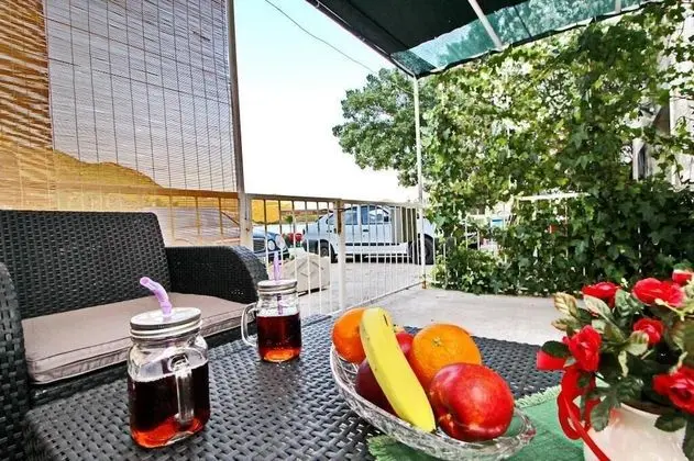 Stüdyo (Studio Apartment with Terrace and Par)