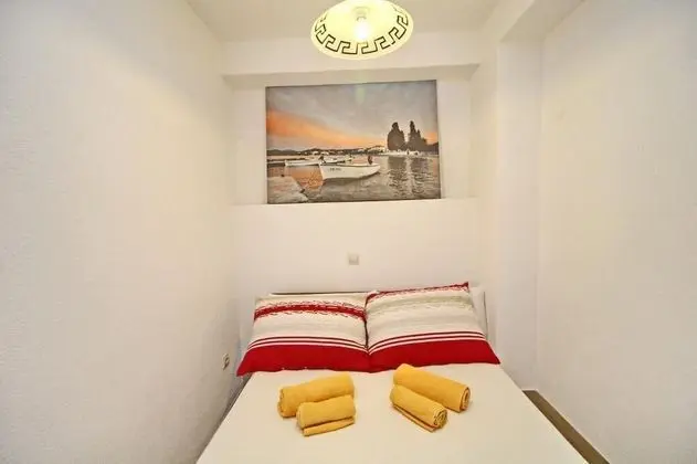 Stüdyo (Studio Apartment with Terrace and Par)