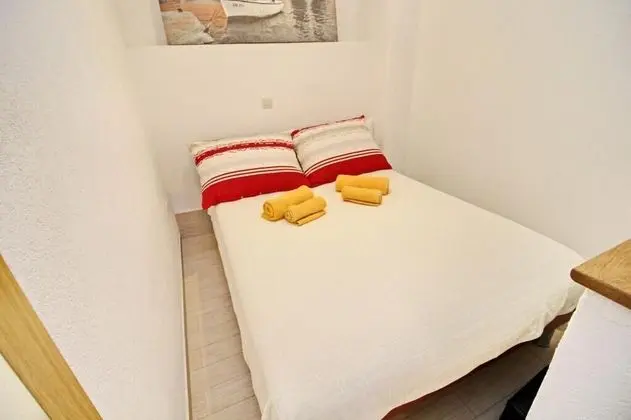 Stüdyo (Studio Apartment with Terrace and Par)