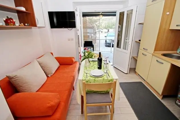 Stüdyo (Studio Apartment with Terrace and Par)