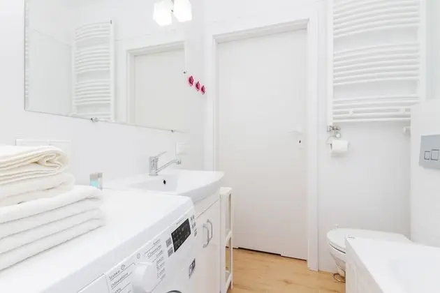 Apart Daire, 1 Yatak Odası, Balkon, Bahçe Manzaralı