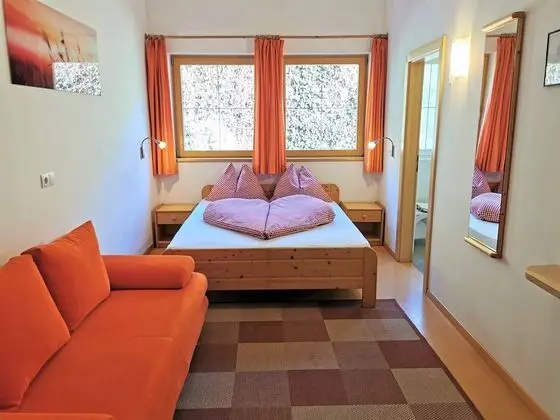 Family Oda, Bahçe Manzaralı