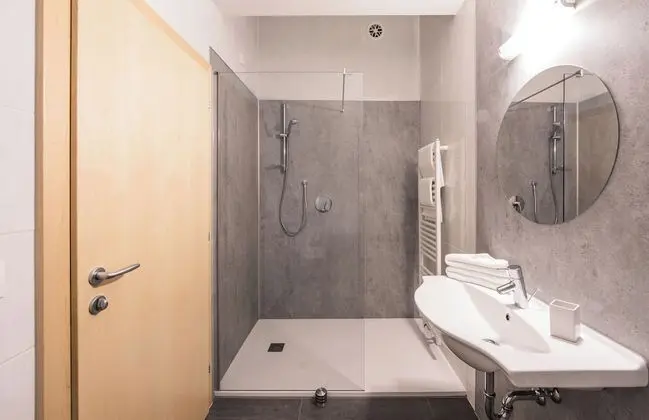 Tek Büyük Yataklı Oda, Bahçe Manzaralı