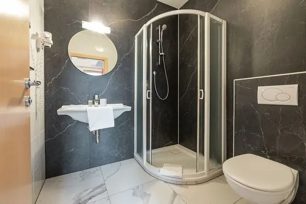 Tek Büyük Yataklı Oda, Balkon