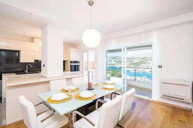 Apart Daire (Two Bedroom Apartment with Balcony)