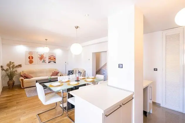 Apart Daire (Two Bedroom Apartment with Balcony)