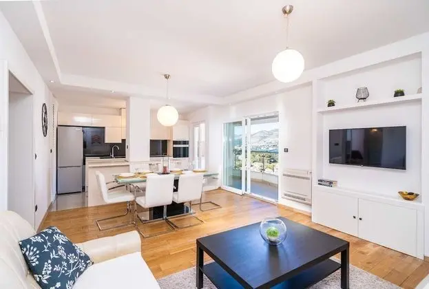 Apart Daire (Two Bedroom Apartment with Balcony)