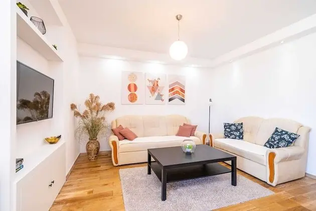 Apart Daire (Two Bedroom Apartment with Balcony)