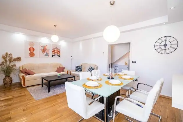 Apart Daire (Two Bedroom Apartment with Balcony)