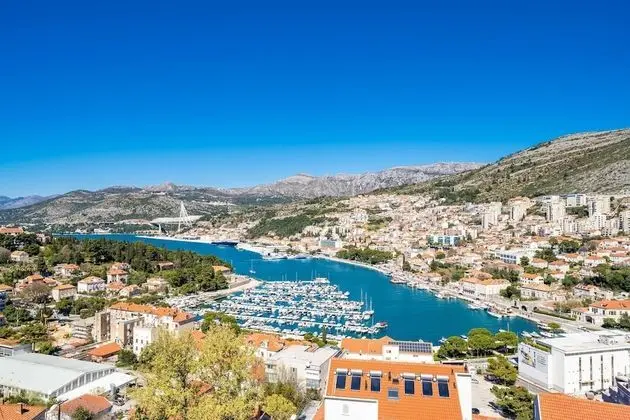 Apart Daire (Two Bedroom Apartment with Balcony)