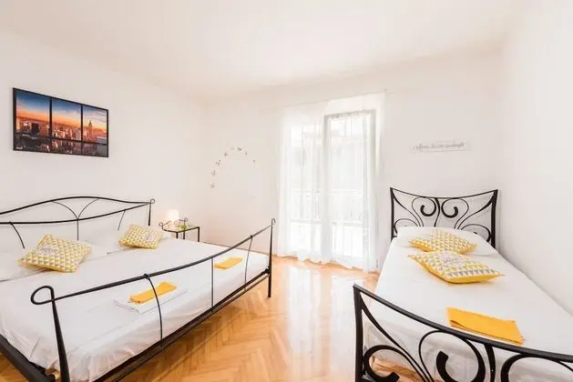 Apart Daire (Two Bedroom Apartment with Balcony)