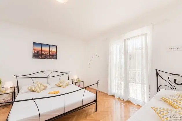 Apart Daire (Two Bedroom Apartment with Balcony)