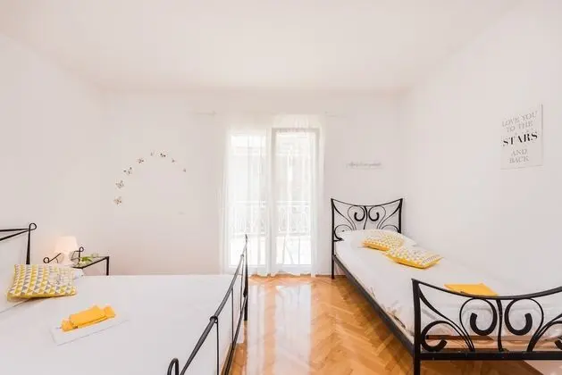 Apart Daire (Two Bedroom Apartment with Balcony)