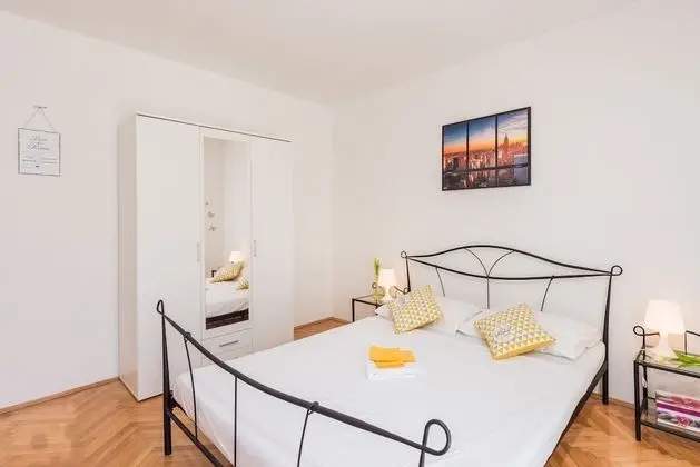 Apart Daire (Two Bedroom Apartment with Balcony)