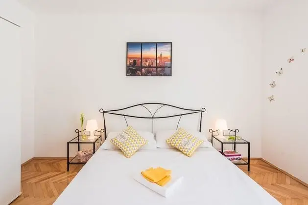 Apart Daire (Two Bedroom Apartment with Balcony)