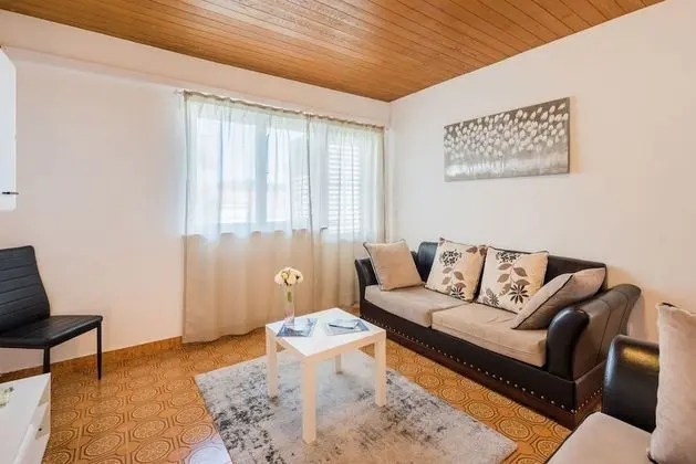 Apart Daire (Two Bedroom Apartment with Balcony)