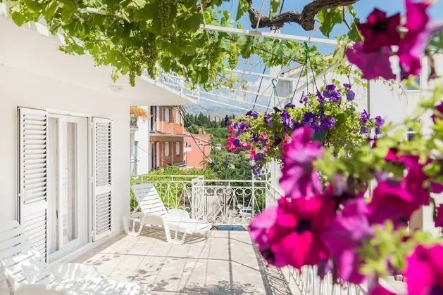 Apart Daire (Two Bedroom Apartment with Balcony)