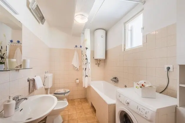 Apart Daire (Two Bedroom Apartment with Balcony)