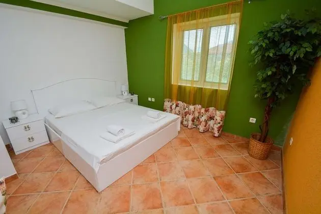 Romantic Stüdyo, Bahçe Manzaralı