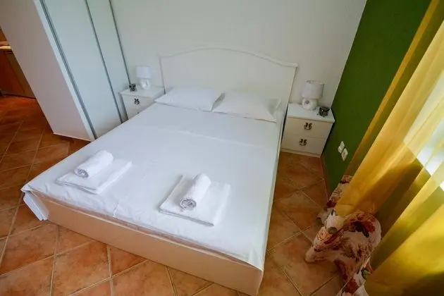 Romantic Stüdyo, Bahçe Manzaralı