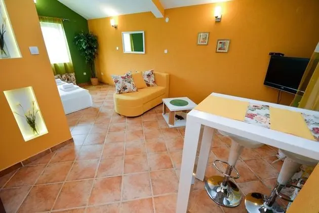 Romantic Stüdyo, Bahçe Manzaralı
