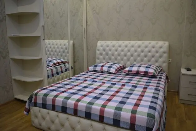 Apart Daire, 1 Büyük (Queen) Boy Yatak ve Çekyat