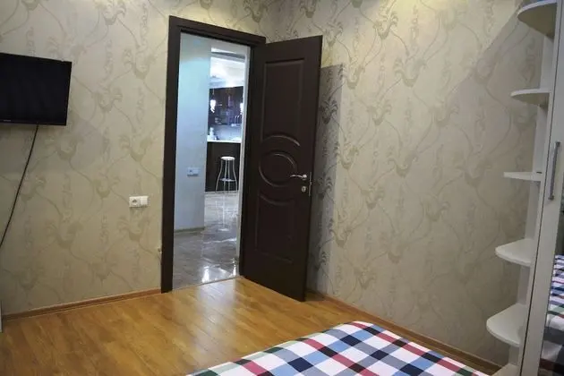Apart Daire, 1 Büyük (Queen) Boy Yatak ve Çekyat