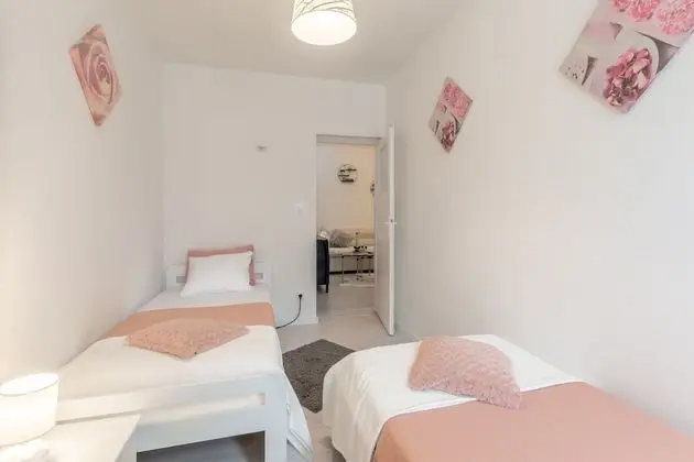 Apart Daire (Two Bedroom Apartment with Balcony)