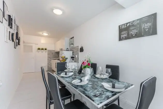 Apart Daire (Two Bedroom Apartment with Balcony)