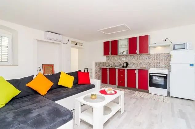 Apart Daire (One Bedroom Apartment with Balcony an)
