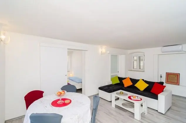 Apart Daire (One Bedroom Apartment with Balcony an)