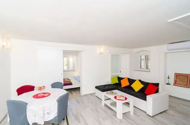 Apart Daire (One Bedroom Apartment with Balcony an)