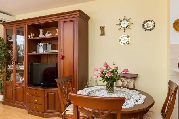 Apart Daire (Two Bedroom Apartment with Balcony)