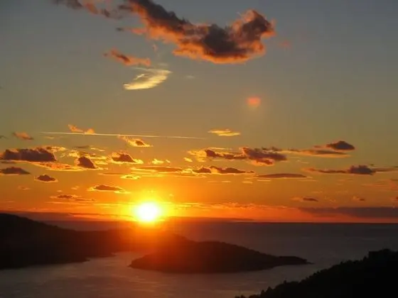 Stüdyo (Studio Apartment with Balcony and Sea)