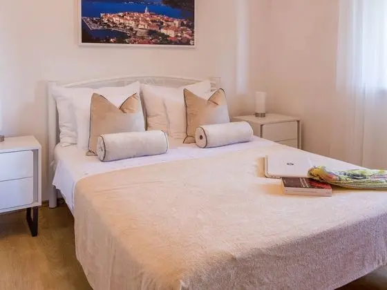 Apart Daire (Two-Bedroom Apartment with Sea View)