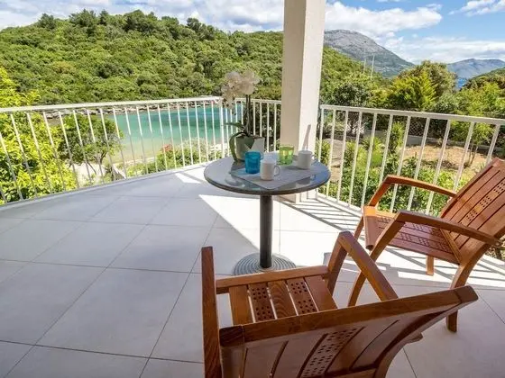 Apart Daire (Two-Bedroom Apartment with Sea View)