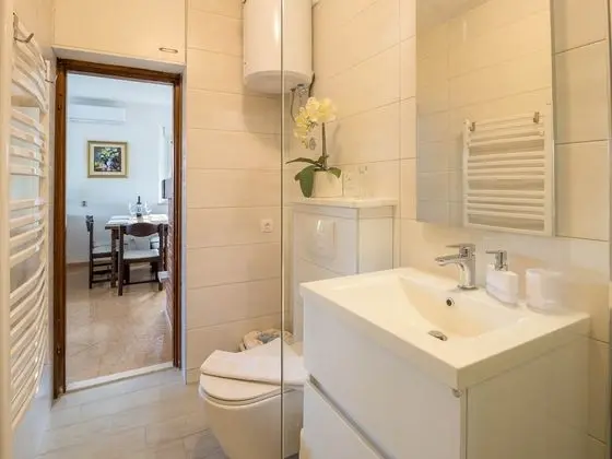 Apart Daire (Two-Bedroom Apartment with Sea View)