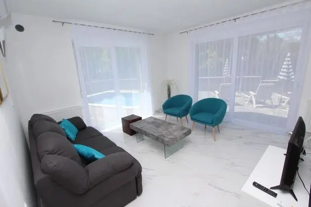 Apart Daire, 3 Yatak Odası, Kişiye Özel Havuzlu